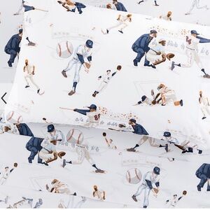 Pottery Barn Kids Baseball Themed Full size bed 4 Pillow cases and Fitted sheet